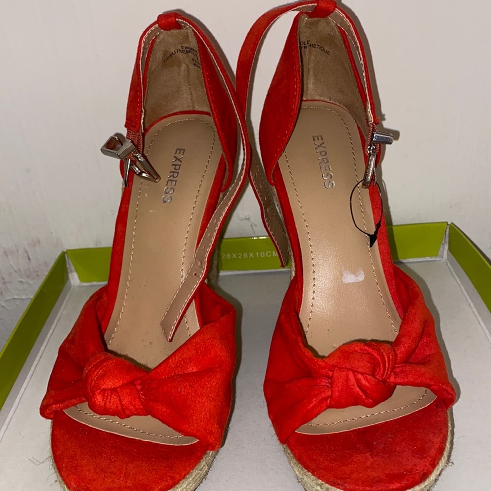 Express Wedges